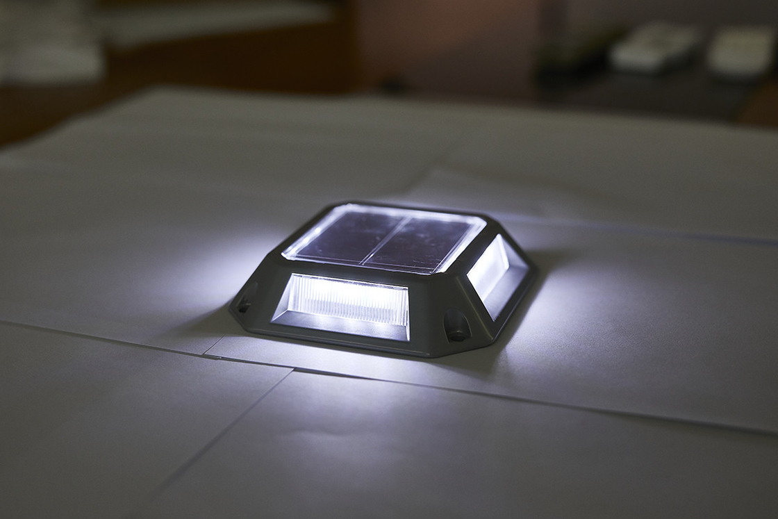 Luce alimentata solare luminosa 1.2V Marine Deck Driveway all'aperto 1200MAH del bacino del quadrato
