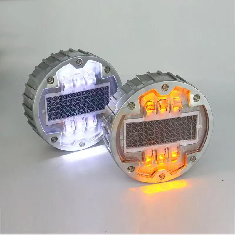 DM143 Reflettori di luce per strada a energia solare IP68 impermeabile 1200mAh 6 LED Distanza visiva 500m