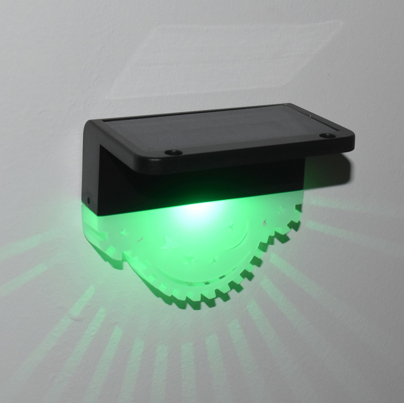 Luce per giardino solare all'aperto Acque resistenti a LED Lampada di recinzione solare per patio Scala Giardino Passo di giardino Illuminazione a cambiamento di colore