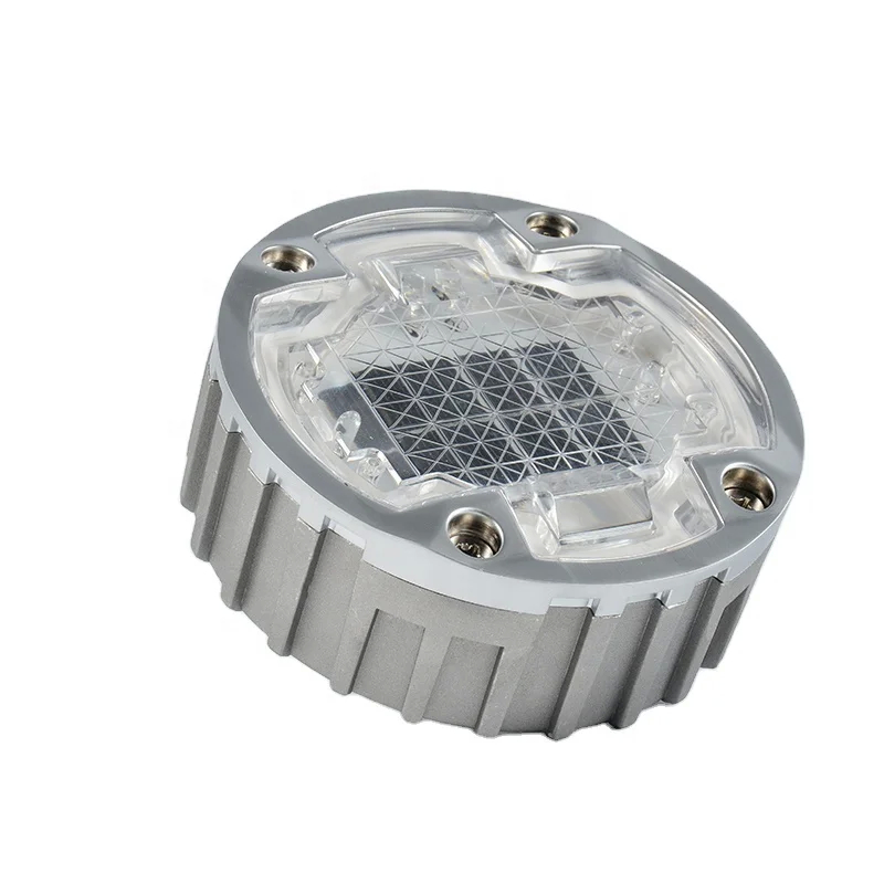 LED solare Leggio di alluminio PC Punti stradali IP68 impermeabile Livello 2V Voltaggio 0,825KG Fonte luminosa