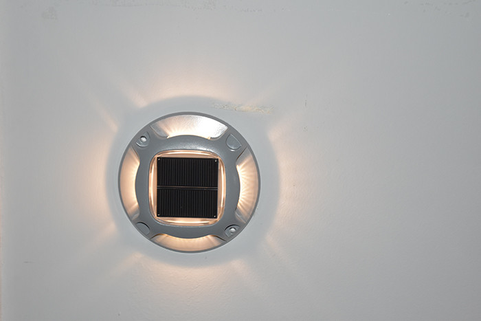 Lampada a LED per giardino a luce solare a terra