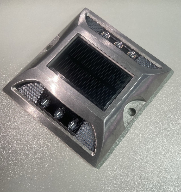 114*105*23mm Legatura di alluminio PC IP68 Punti stradali solari con temperatura di lavoro da -40°C a 85°C