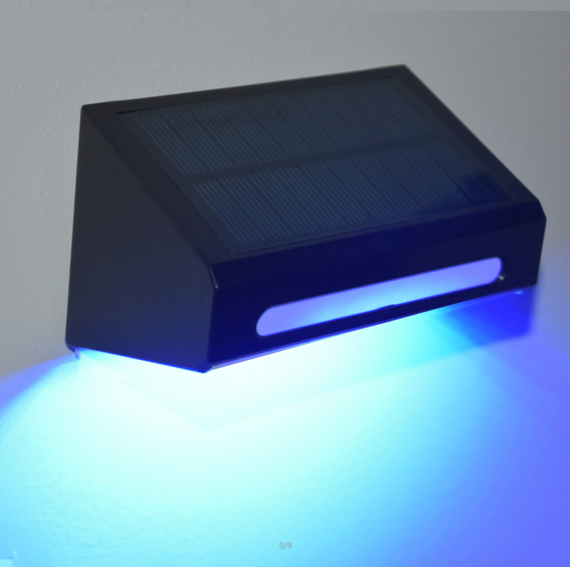 Lampada da giardino a LED Lampada solare per giardino esterno Lampada di recinzione solare