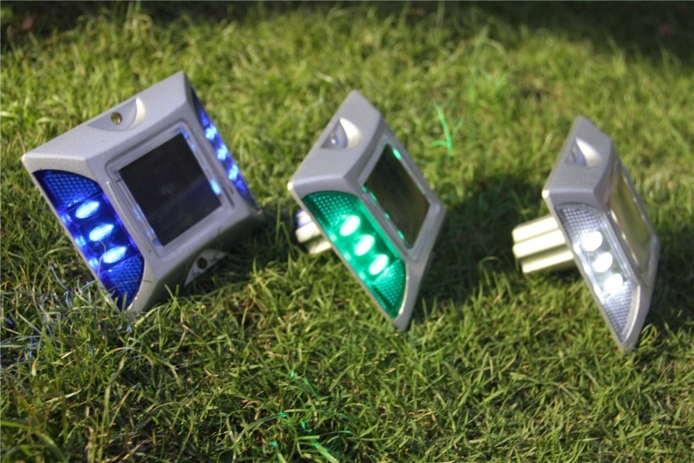 PBW Aluminum Solar Road Stud LED Reflector Solar Road per avvertimento di sicurezza