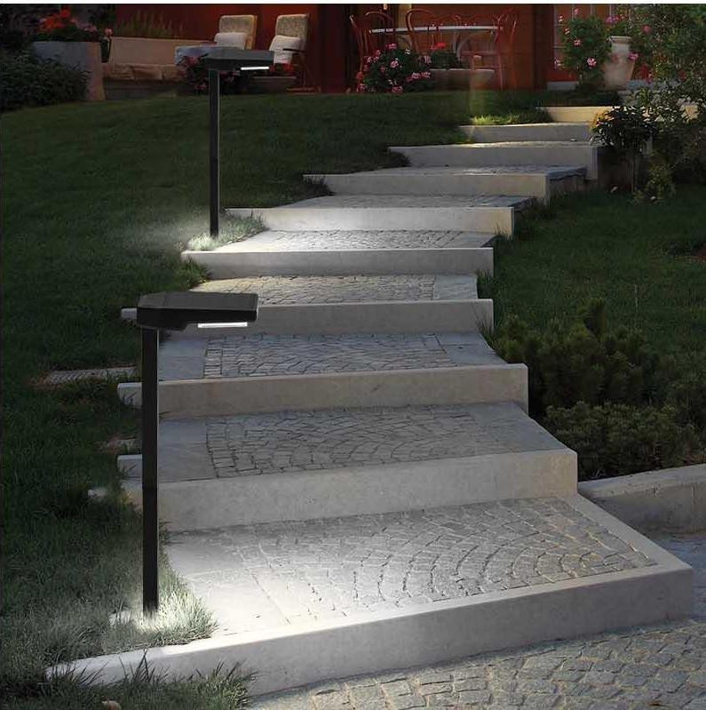 Decorazione percorso esterno luce a palo solare 6 luci a LED brillanti 15 ore Tempo di lavoro IP65 impermeabile