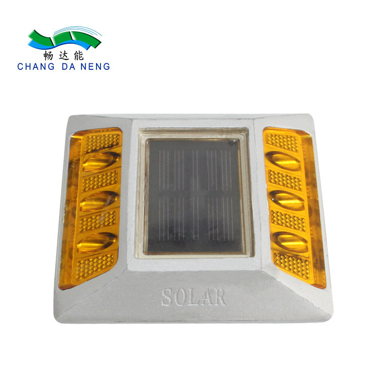 IP68 resistente all'acqua Spike solare LED riflettore in alluminio fuso luci di guida stradale con piedi