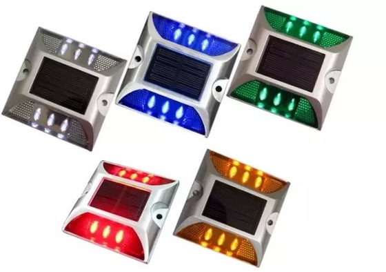 IP68 Riflettori di luce solare per strade di silicio policristallino pannello solare 1.2V/600MAH
