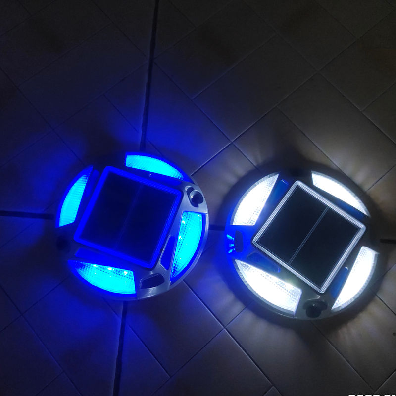 Strada solare bianca calda con 12 LED per la sicurezza stradale del traffico e l'illuminazione del vialetto